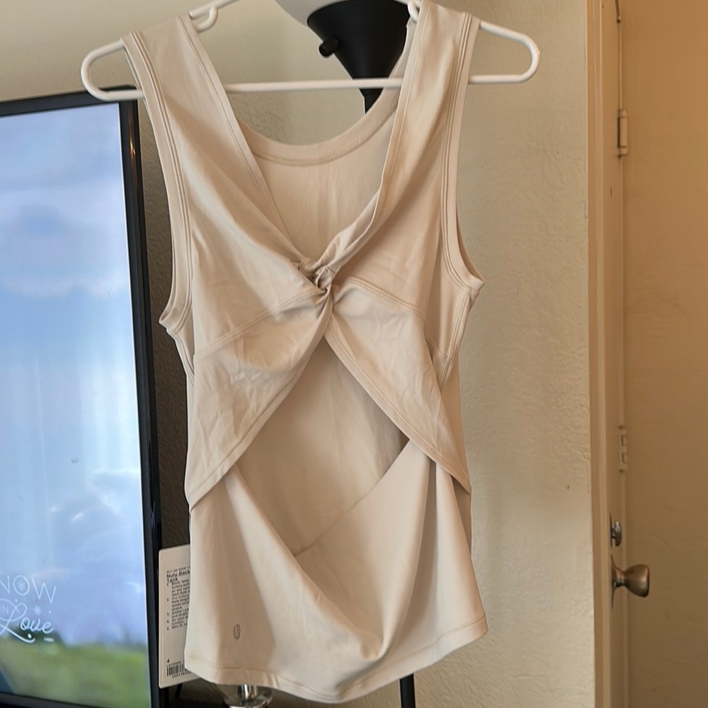 Nulu Back-Twist Yoga Tank
